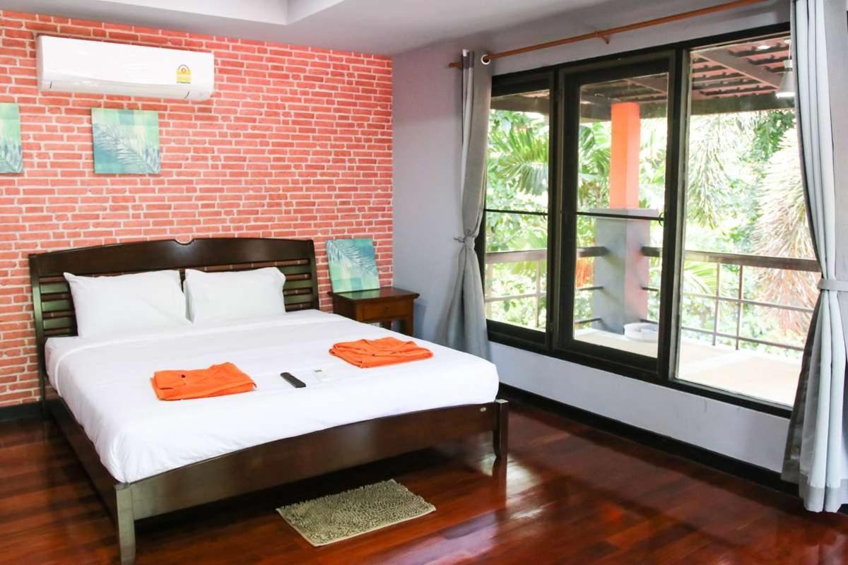 Tiger Hillside Phuket Exterior photo